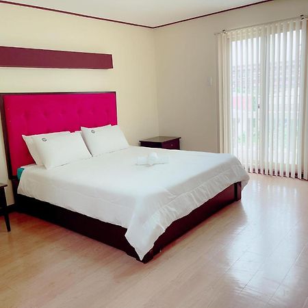 Jun And Helen Hotel And Restaurant 安吉利斯 外观 照片