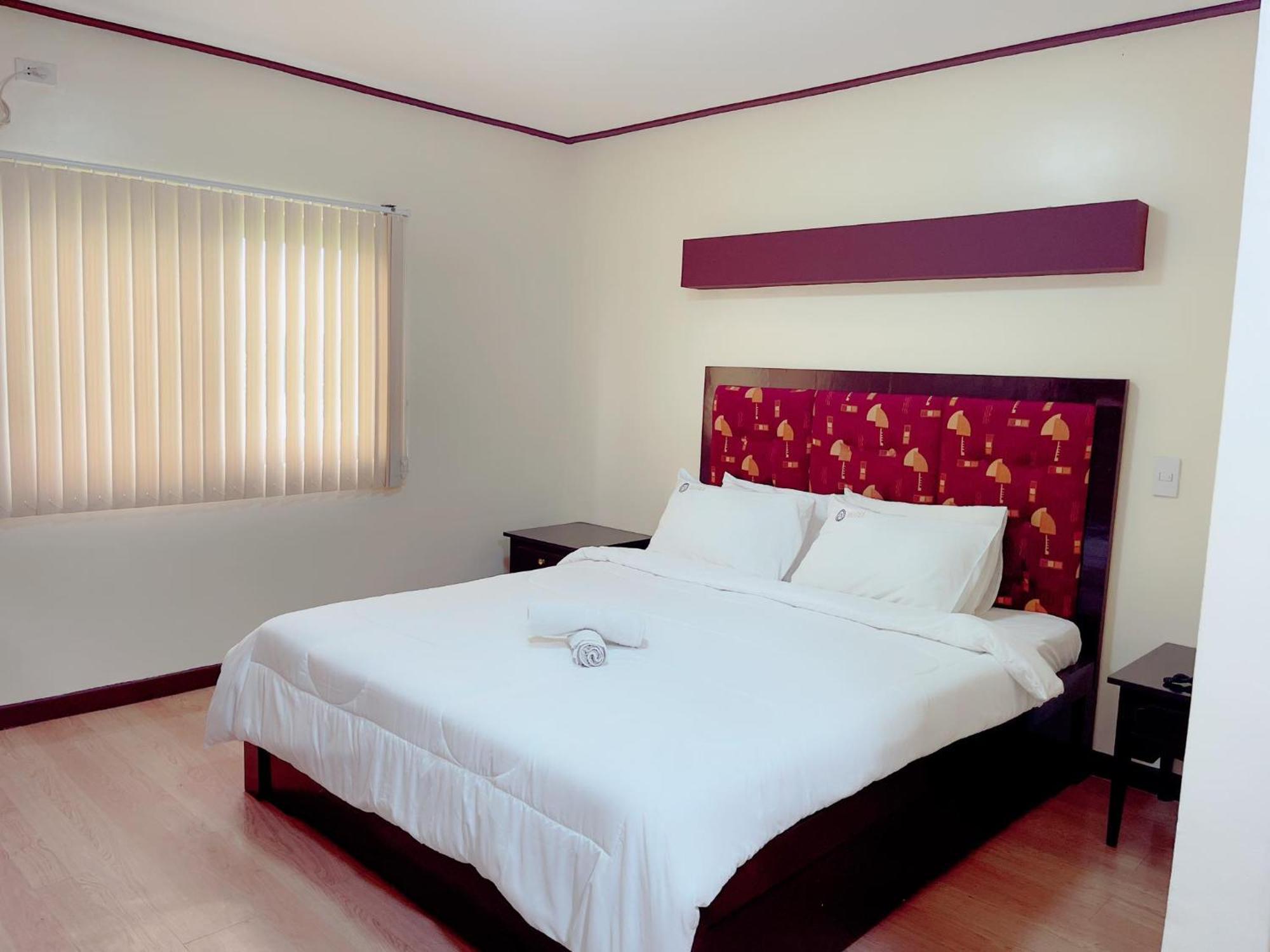 Jun And Helen Hotel And Restaurant 安吉利斯 外观 照片