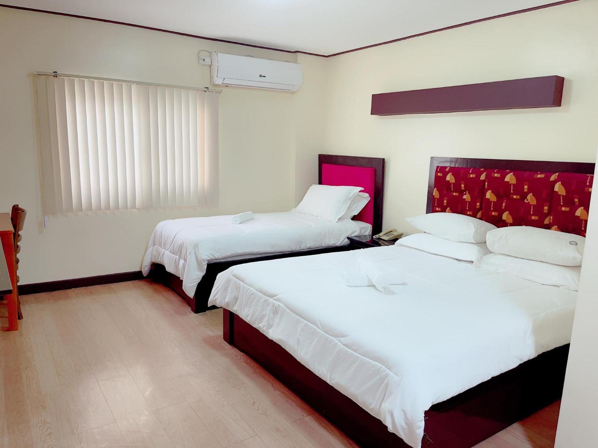 Jun And Helen Hotel And Restaurant 安吉利斯 外观 照片